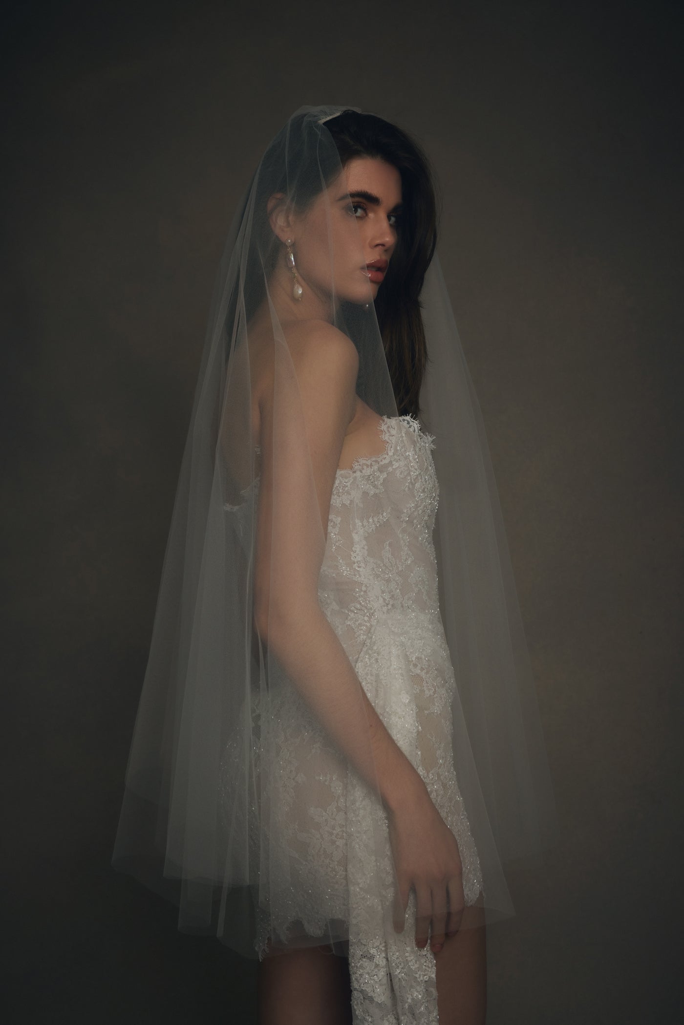 veil for midi wedding dress 6 Modern Veil Trends for 2025
